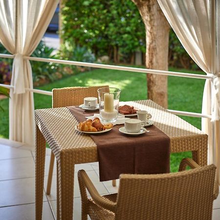 Hotel Crystal Марина-ди-Пьетрасанта Экстерьер фото