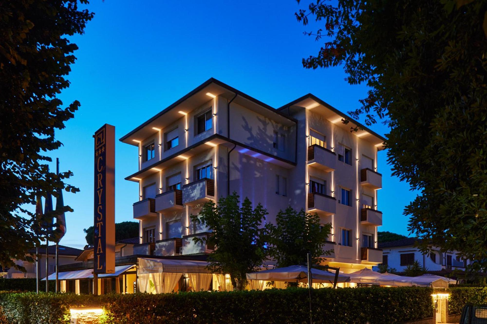 Hotel Crystal Марина-ди-Пьетрасанта Экстерьер фото