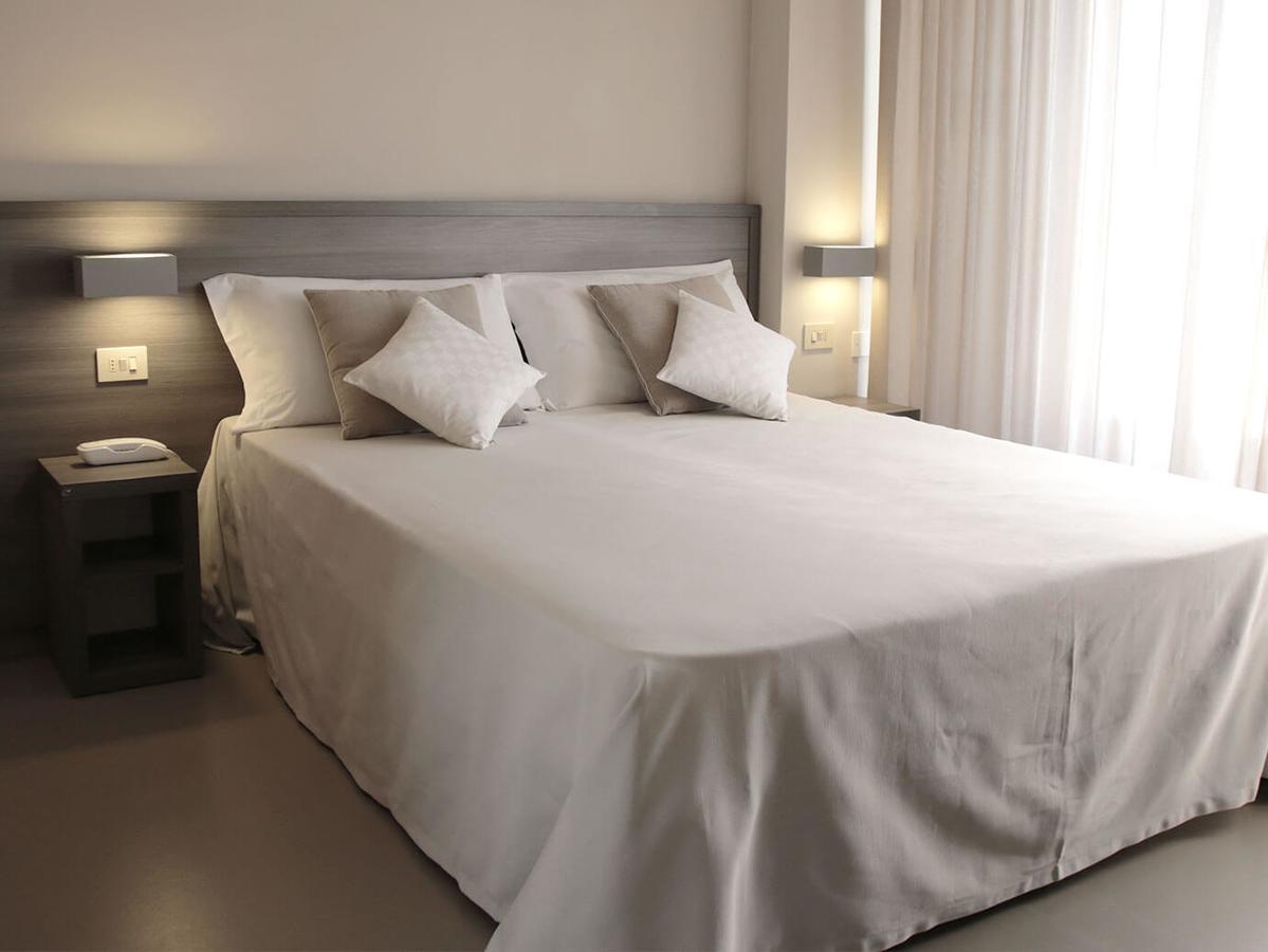 Hotel Crystal Марина-ди-Пьетрасанта Экстерьер фото